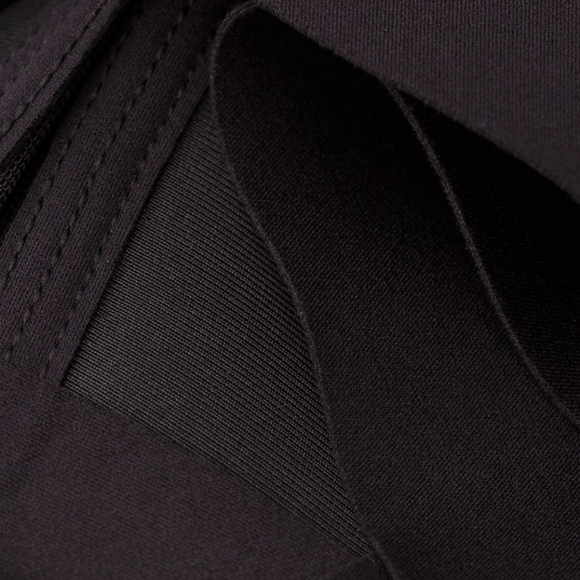 Lululemon Enlite Bra in Black - Picture 7 of 8